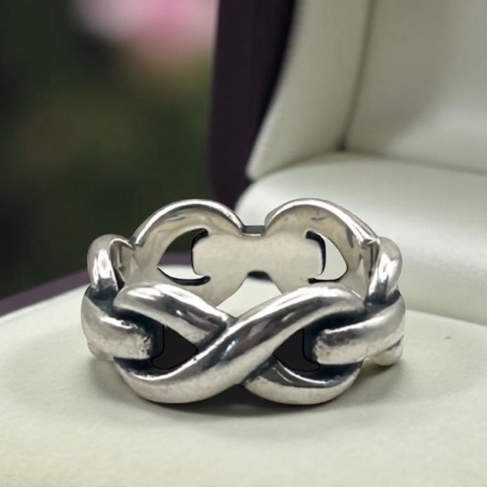 Retired James Avery 925 Sterling Silver Chunky Infinity Ring Size 5.5 ~ 5 1/2